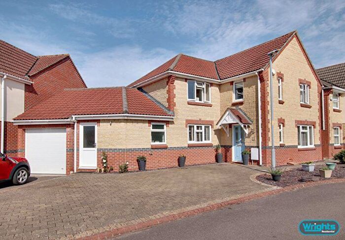 4 Bedroom Detached House For Sale In Jasmine Way, Trowbridge, BA14