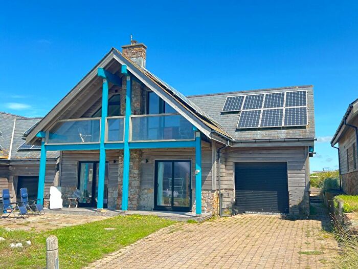 4 Bedroom Detached House For Sale In Porth Crigyll, Rhosneigr, LL64