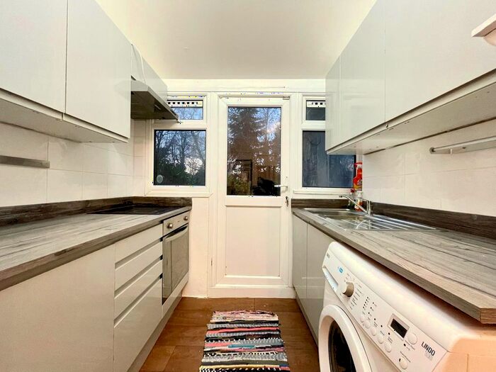 1 Bedroom Flat To Rent In Queen Elizabeths Walk, London, N16