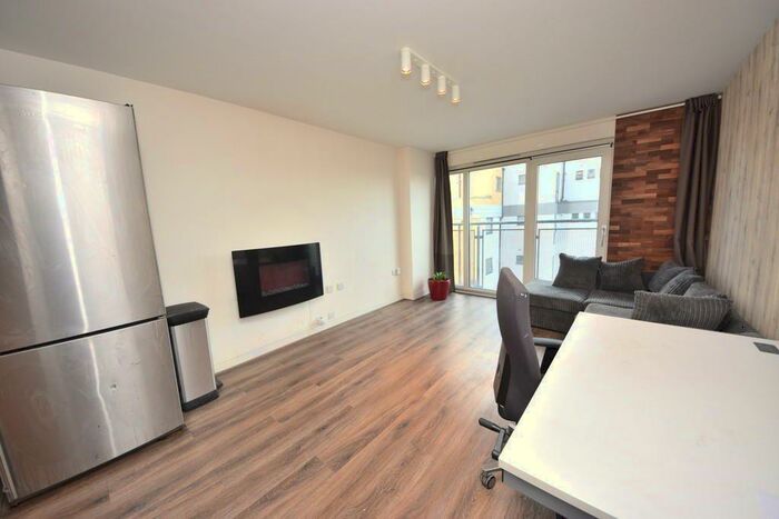 1 Bedroom Apartment To Rent In City Gate House, Gants Hill, IG2