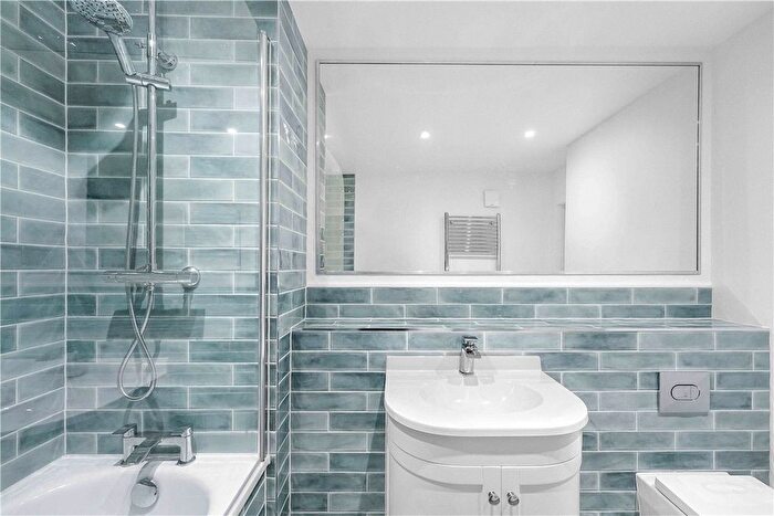 3 Bedroom Flat To Rent In Museum Street, Bloomsbury, London, WC1A