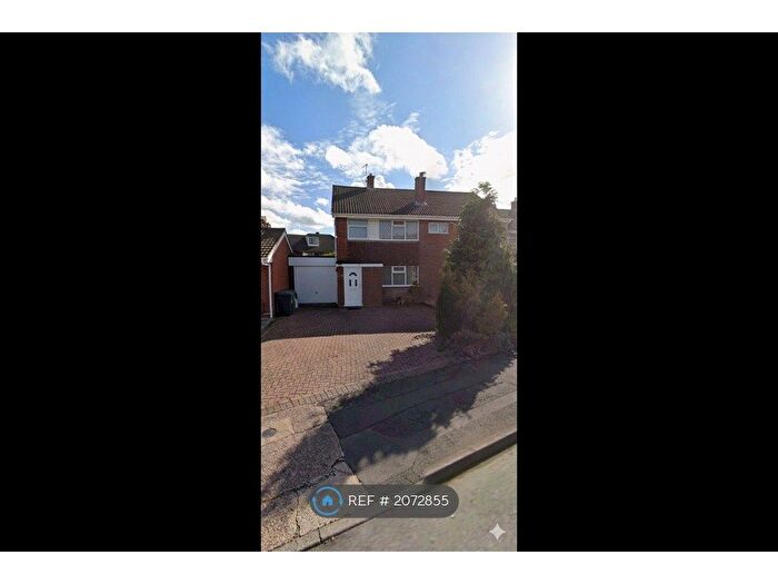 3 Bedroom Semi Detached House To Rent In Parkhall Road, Wolverhampton, WV4