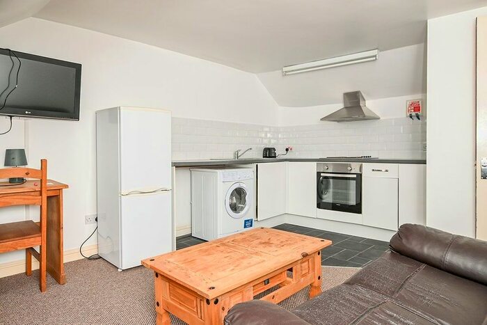 1 Bedroom Flat To Rent In Hill Park Crescent, Plymouth PL4