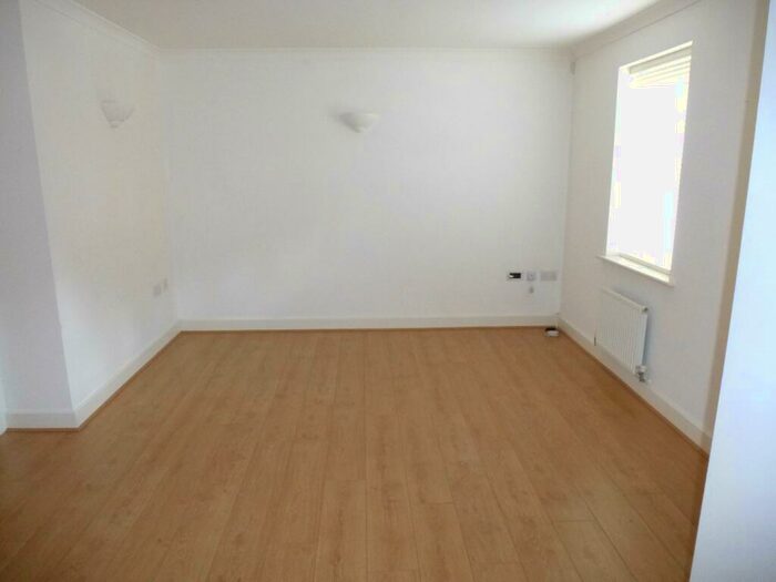 2 Bedroom Apartment To Rent In North Dean, Maidenhead, SL6