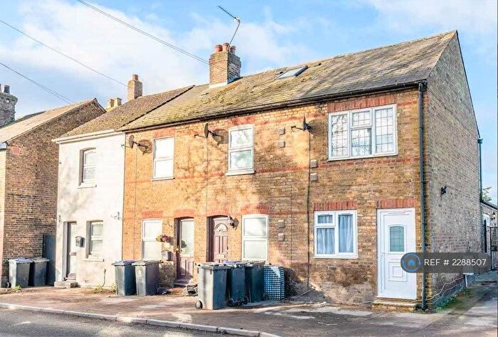 3 Bedroom End Of Terrace House To Rent In Thorney Lane North, Iver, SL0