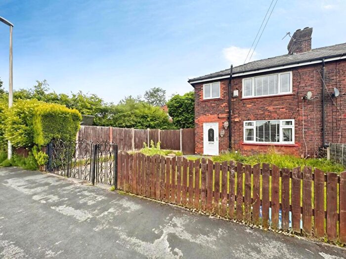3 Bedroom End Of Terrace House For Sale In Cranworth Avenue, Astley, Tyldesley, Manchester, M29