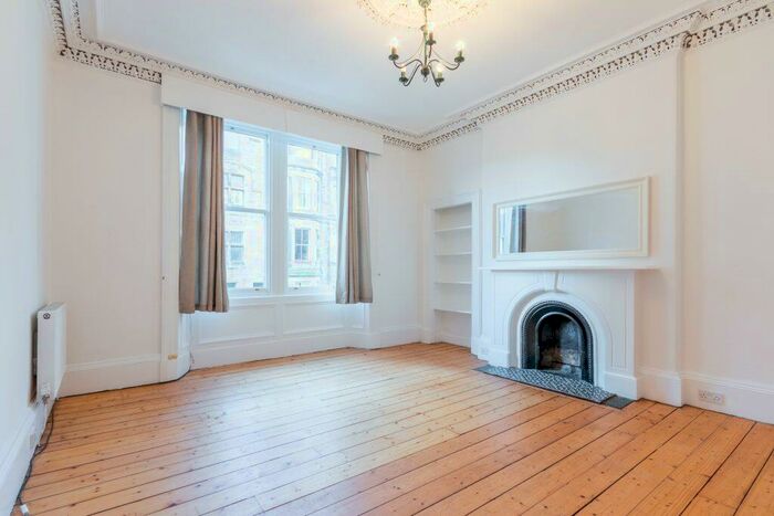 3 Bedroom Flat To Rent In L &#; Roseneath Terrace, Edinburgh, EH9