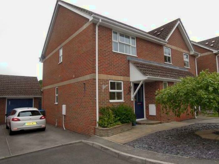 3 Bedroom Semi-Detached House To Rent In Redcote Close, Bitterne, Southampton, SO18