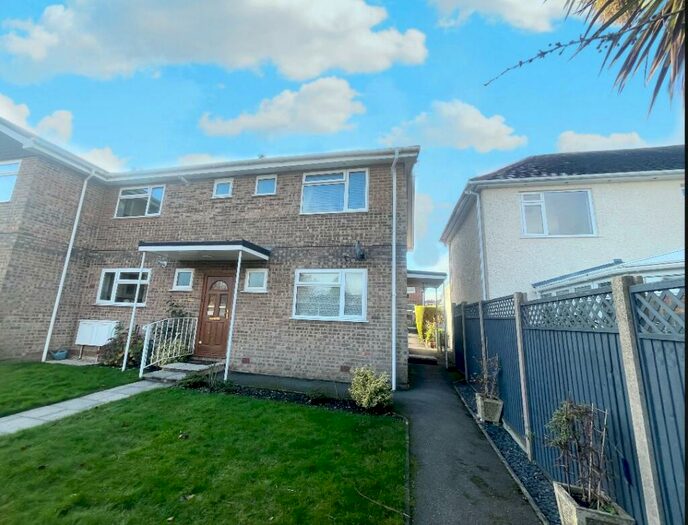 2 Bedroom Flat To Rent In The Grange, BH18