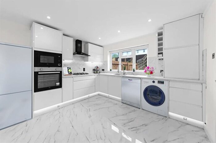 3 Bedroom Terraced House For Sale In Thames Road, Tonbridge, TN10