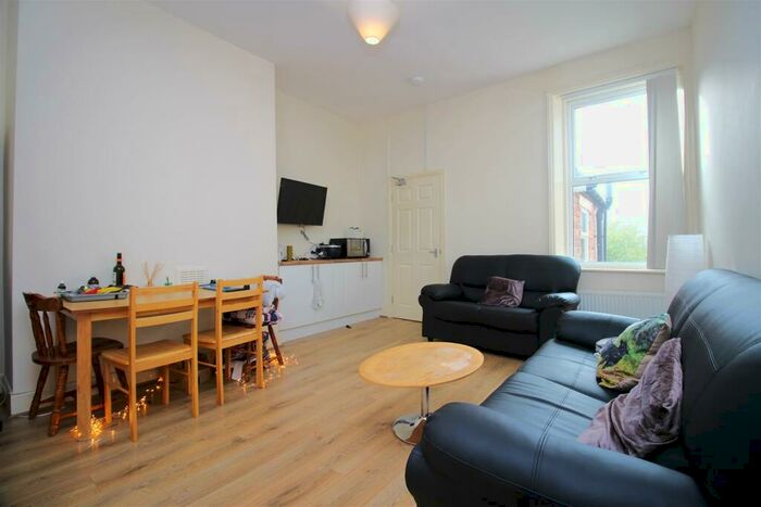 4 Bedroom Apartment To Rent In Claremont Road, Newcastle Upon Tyne, NE2