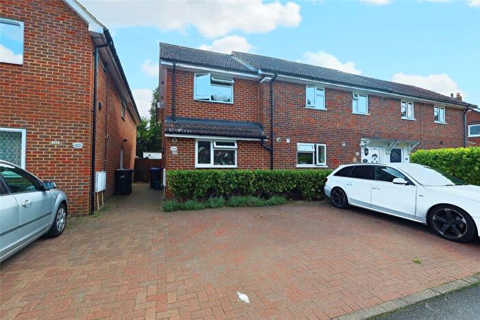 2 Bedroom Terraced House To Rent In Hawthorn Road, Woking, Surrey, GU22