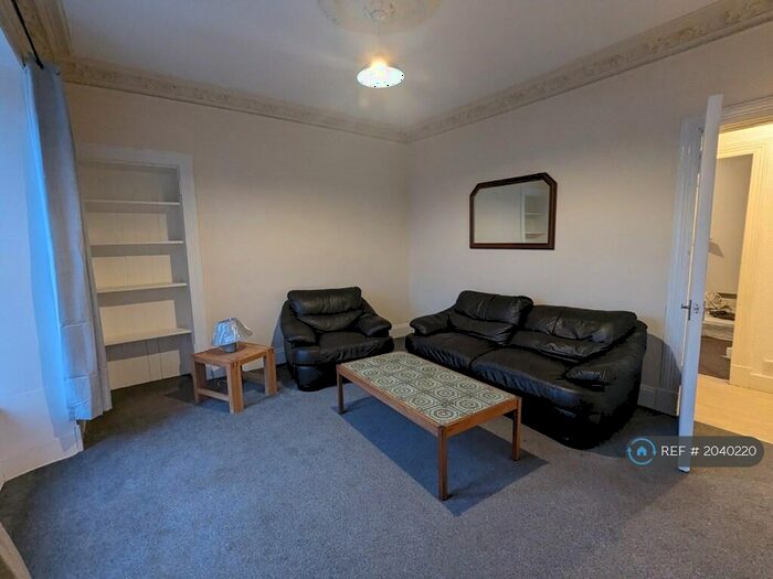 3 Bedroom Flat To Rent In Gardner Street, Dundee, DD3