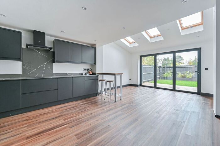 4 Bedroom Terraced House To Rent In Ruston Road, Woolwich, London, SE18