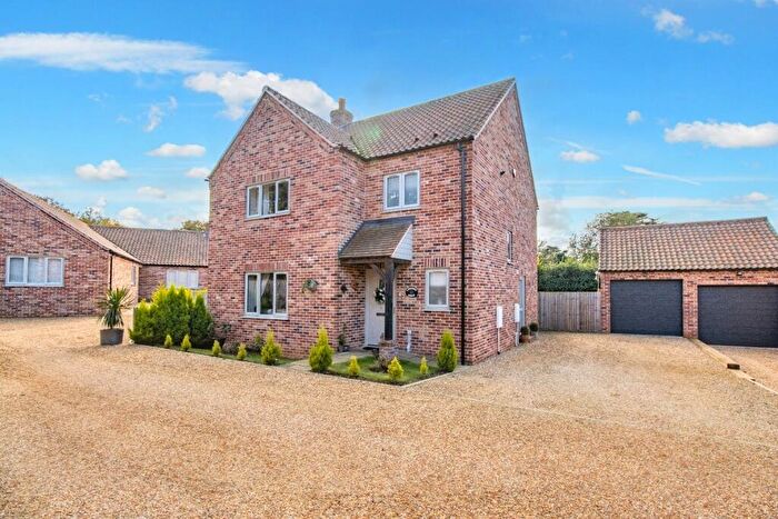 4 Bedroom Detached House For Sale In Blackthorn Close, Heacham, King's Lynn, Norfolk, PE31