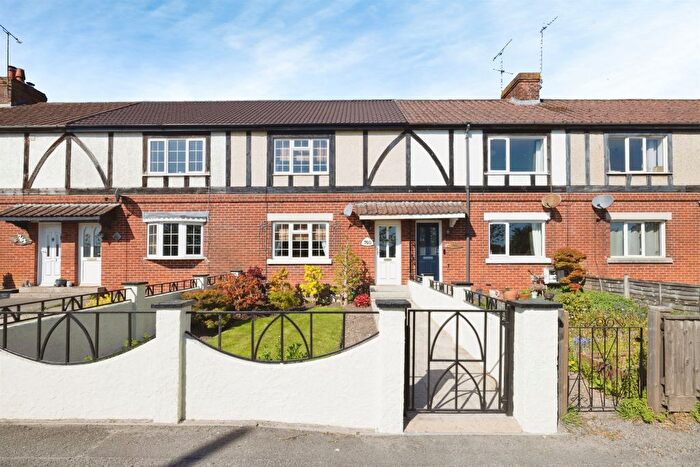 3 Bedroom Terraced House For Sale In Netheravon Road, Durrington, Salisbury, SP4