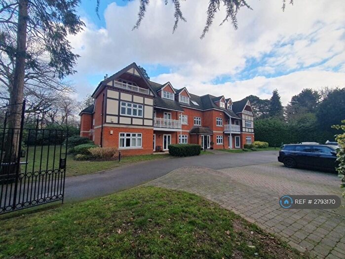 2 Bedroom Flat To Rent In St Georges Avenue, Weybridge, KT13