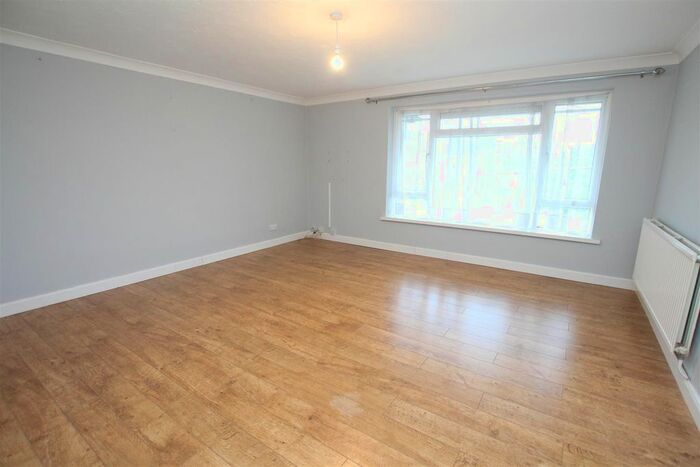 2 Bedroom Flat To Rent In Lockwood Close, Brighton BN2