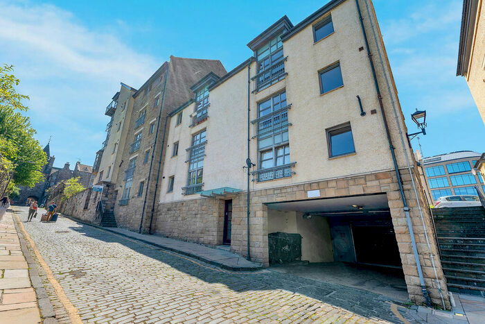 2 Bedroom Flat To Rent In Old Tolbooth Wynd, Old Town, Edinburgh, EH8