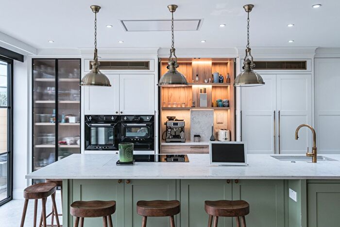 5 Bedroom Semi-detached House For Sale In Hodford Road, London, NW11