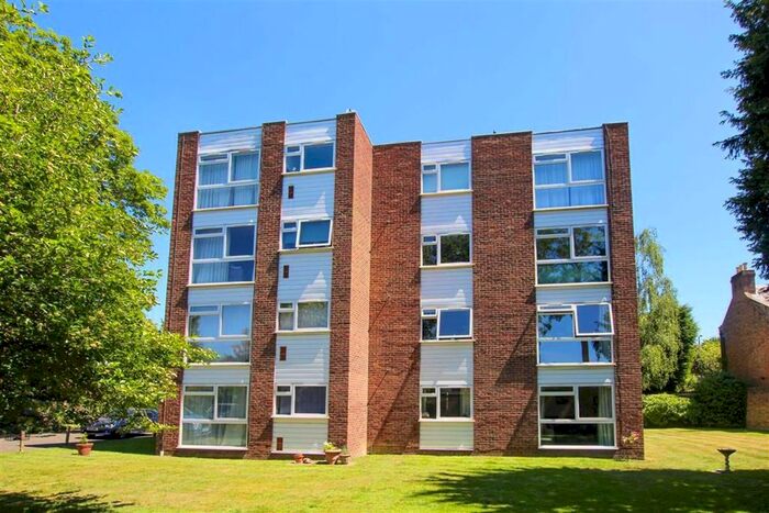 1 Bedroom Flat To Rent In Park Road, Teddington, TW11