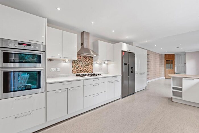 5 Bedroom Semi Detached House To Rent In Barrington Road, Crouch End, London, N8