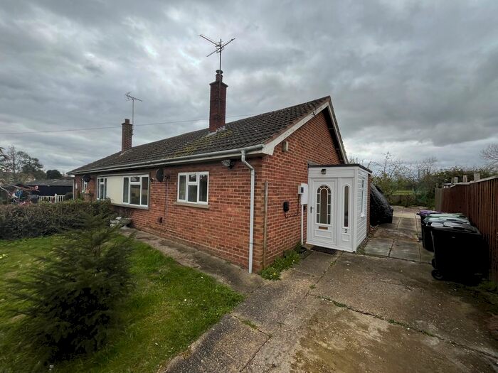 2 Bedroom Semi-Detached Bungalow To Rent In Aslackby Road, Bourne, PE10