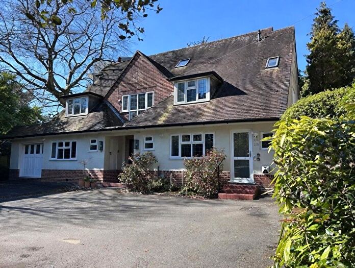 2 Bedroom Apartment For Sale In Durley Chine Road South, Durley Chine, BH2