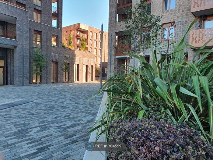 2 Bedroom Flat To Rent In Teal Point, Barking, IG11