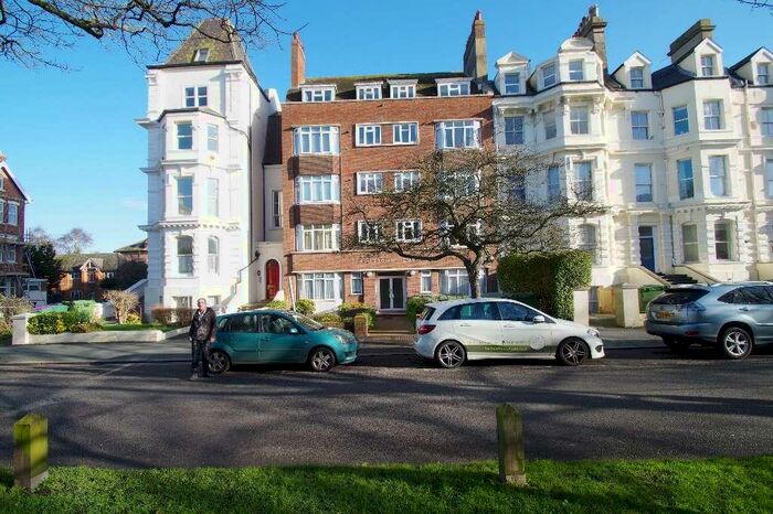 2 Bedroom Flat To Rent In Hillstone Court, Castle Hill Avenue, Folkesotne, CT20