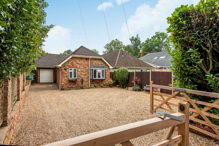2 Bedroom Detached Bungalow To Rent In Lightwater, Surrey, GU18