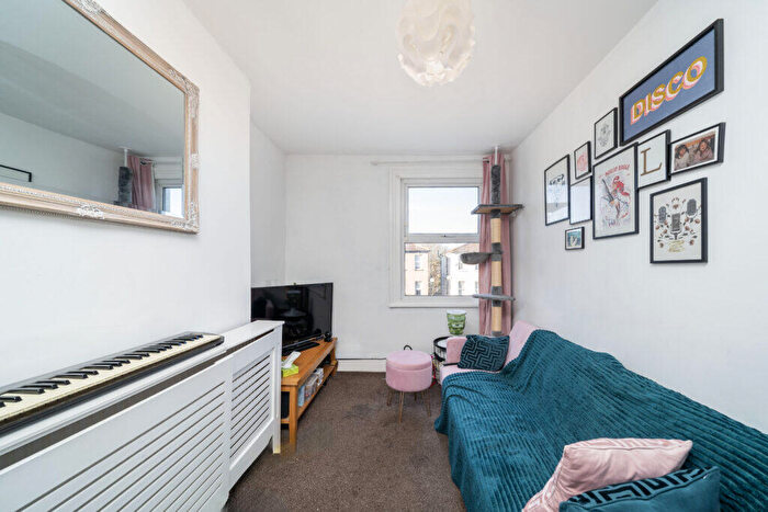 1 Bedroom Flat For Sale In Clyde Road, Croydon, London, CR0