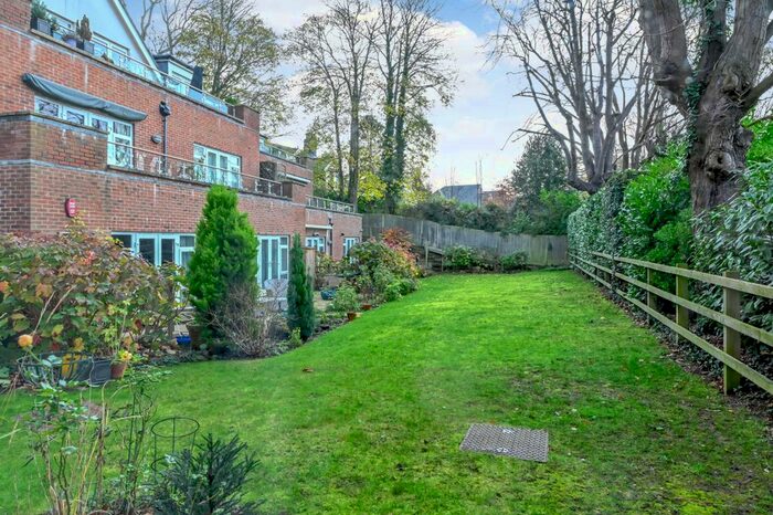 2 Bedroom Flat To Rent In Betjeman Gardens, Chorleywood, Rickmansworth, WD3