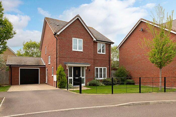 4 Bedroom Detached House For Sale In Woodfield Road, Highfields Caldecote, Cambridgeshire, CB23