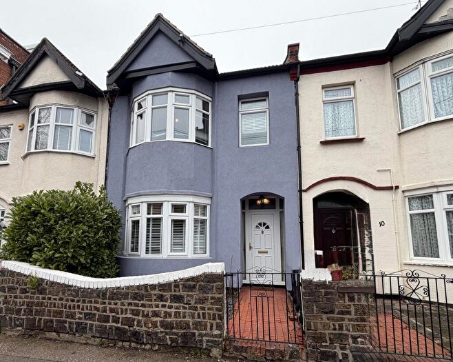 3 Bedroom Terraced House For Sale In Priory Avenue, Southend-on-sea, SS2