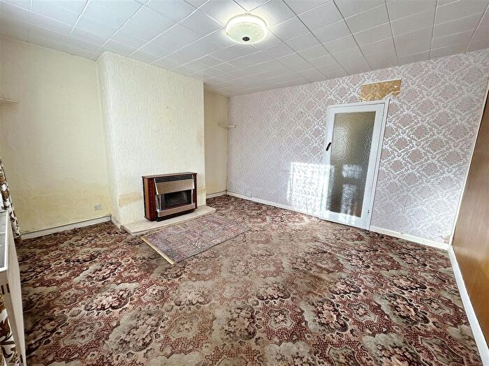 2 Bedroom Semi-Detached House For Sale In Sand Lane, Osgodby, Selby, YO8