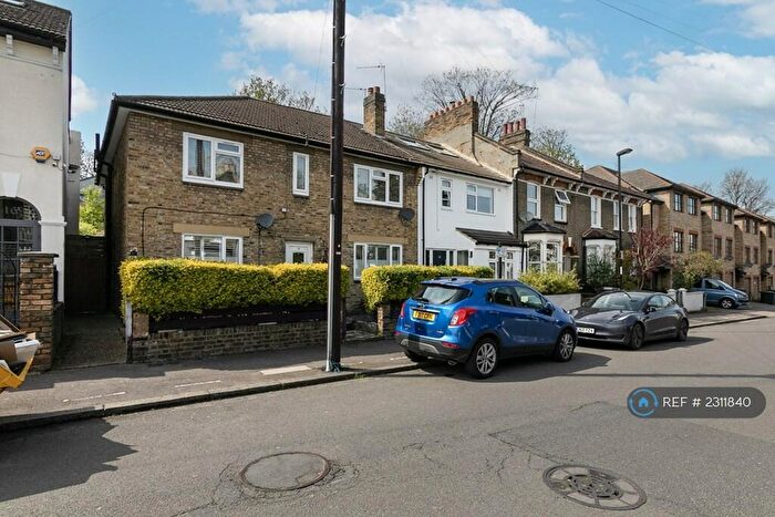 3 Bedroom Flat To Rent In Algernon Road, London, SE13