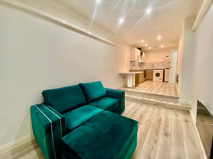 2 Bedroom Flat To Rent In Picton Road, Liverpool, L15