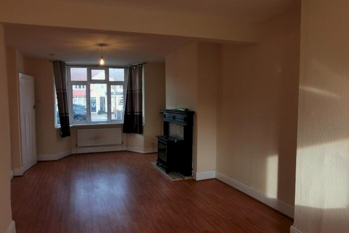 2 Bedroom Semi-Detached House To Rent In Hardwick Road, Solihull B92