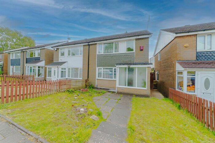 3 Bedroom Semi-Detached House For Sale In Middleton Road, Kings Heath, Birmingham, B14