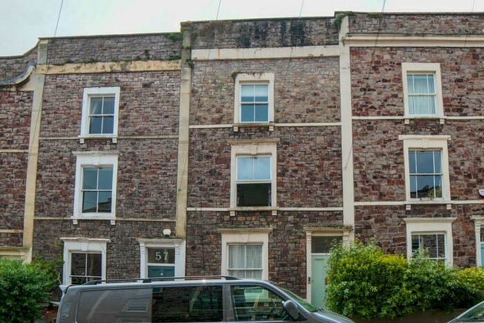 1 Bedroom Flat To Rent In Bellevue Crescent, Clifton, BS8