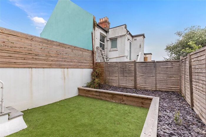 5 Bedroom House Of Multiple Occupation To Rent In Elm Grove, Brighton, BN2