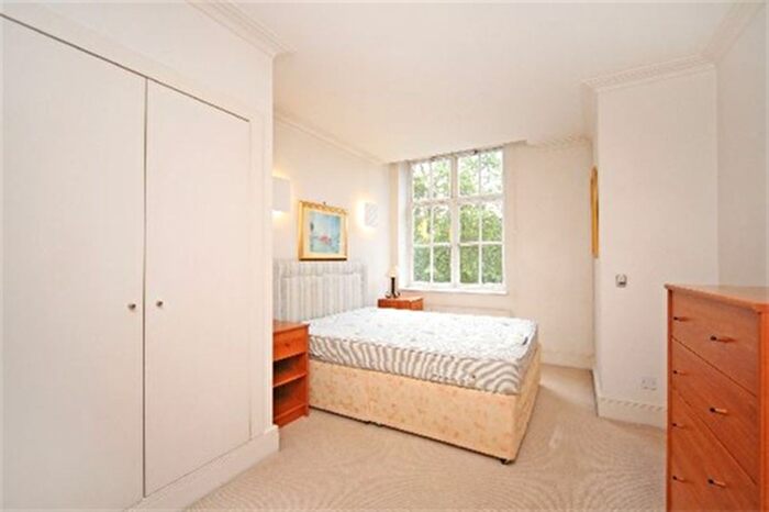 3 Bedroom Flat To Rent In Russell Square, London, WC1B