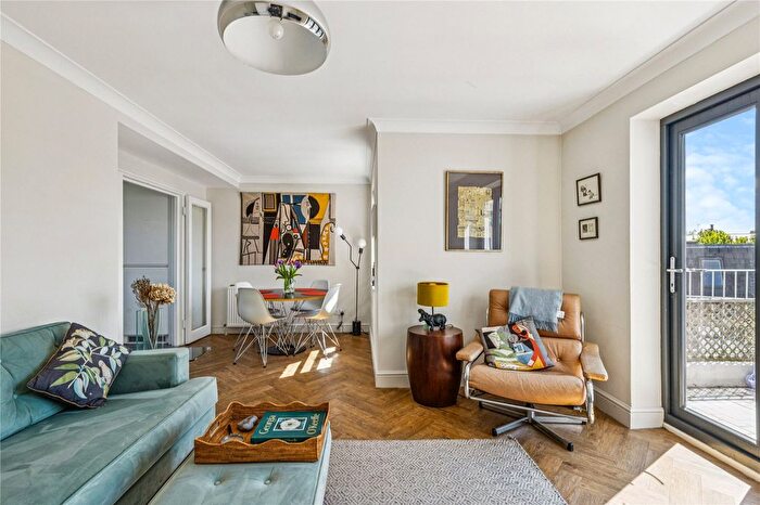 2 Bedroom Flat For Sale In King Henrys Road, Primrose Hill, London, NW3