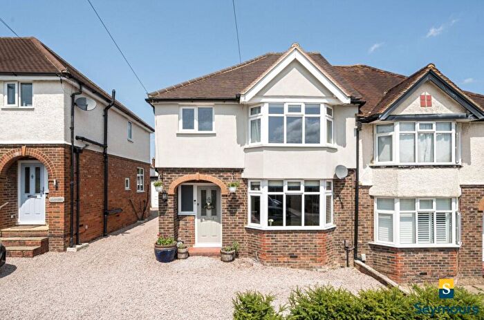 3 Bedroom Semi Detached House For Sale In Byrefield Road, Guildford, Surrey, GU2
