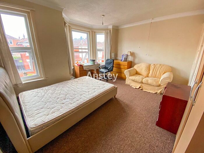 4 Bedroom Detached House To Rent In Burlington Road, Southampton, Hampshire, SO15