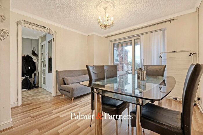 3 Bedroom End Of Terrace House For Sale In Home Mead, Chelmsford, Essex, CM2