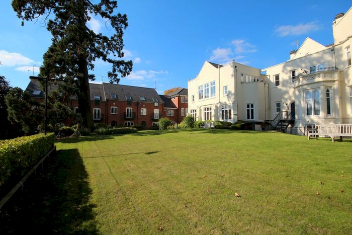 2 Bedroom Flat To Rent In Wilhelmina Close, Leamington Spa, CV32