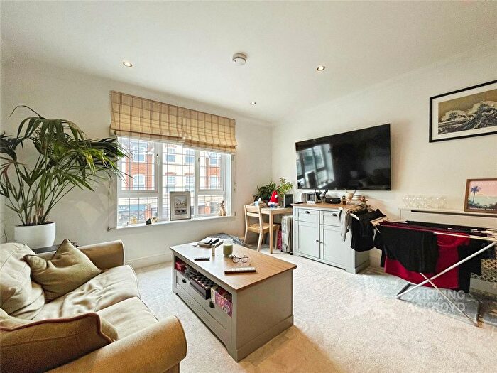 1 Bedroom Flat To Rent In York Road, Weybridge, Surrey, KT13