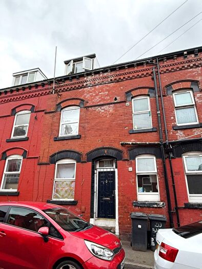 3 Bedroom Terraced House For Sale In Bayswater Crescent, Leeds, LS8